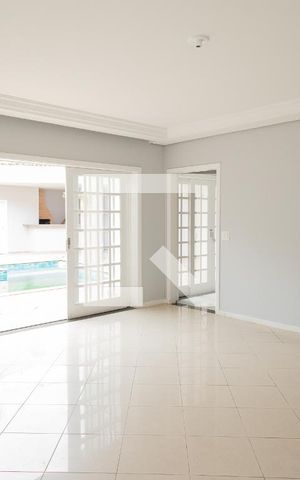 Casa à venda com 560m², 4 quartos e 8 vagas Casa à venda com 560m², 4 quartos e 8 vagasSala de Jantar