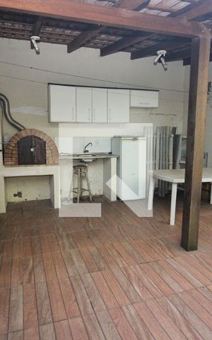 Casa de condomínio à venda com 196m², 4 quartos e 2 vagas Casa de condomínio à venda com 196m², 4 quartos e 2 vagasVaranda gourmet