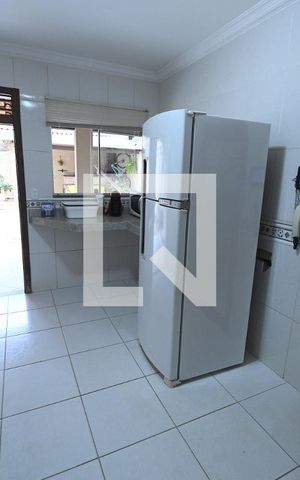 Casa à venda com 192m², 4 quartos e 2 vagas Casa à venda com 192m², 4 quartos e 2 vagasCozinha