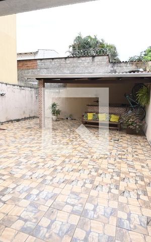 Casa à venda com 192m², 4 quartos e 2 vagas Casa à venda com 192m², 4 quartos e 2 vagasQuintal