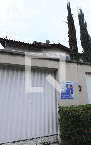 Casa à venda com 192m², 4 quartos e 2 vagas Casa à venda com 192m², 4 quartos e 2 vagasFachada