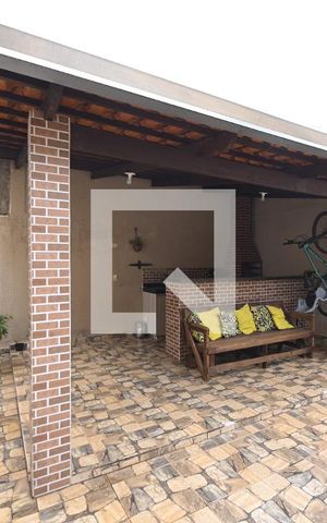 Casa à venda com 192m², 4 quartos e 2 vagas Casa à venda com 192m², 4 quartos e 2 vagasQuintal