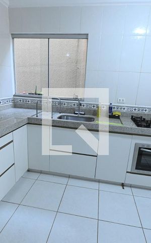 Casa à venda com 192m², 4 quartos e 2 vagas Casa à venda com 192m², 4 quartos e 2 vagasCozinha
