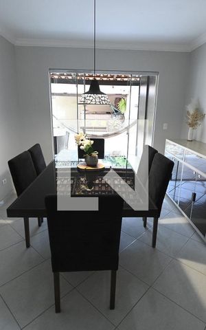Casa à venda com 192m², 4 quartos e 2 vagas Casa à venda com 192m², 4 quartos e 2 vagasCopa