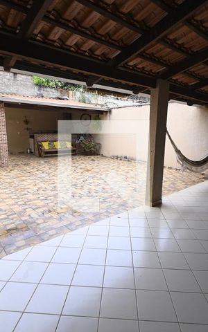 Casa à venda com 192m², 4 quartos e 2 vagas Casa à venda com 192m², 4 quartos e 2 vagasQuintal