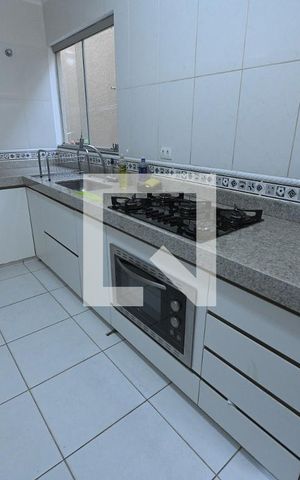 Casa à venda com 192m², 4 quartos e 2 vagas Casa à venda com 192m², 4 quartos e 2 vagasCozinha