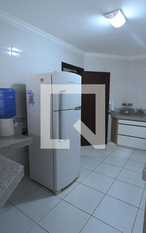 Casa à venda com 192m², 4 quartos e 2 vagas Casa à venda com 192m², 4 quartos e 2 vagasCozinha