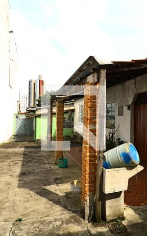 Casa à venda com 336m², 2 quartos e 2 vagasQuintal
