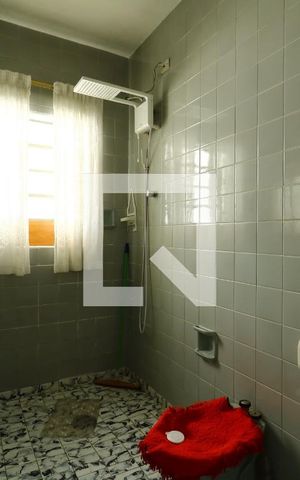 Casa à venda com 336m², 2 quartos e 2 vagasBanheiro