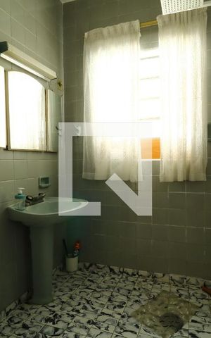 Casa à venda com 336m², 2 quartos e 2 vagasBanheiro