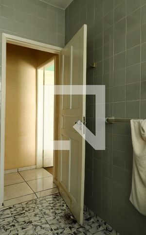 Casa à venda com 336m², 2 quartos e 2 vagasBanheiro
