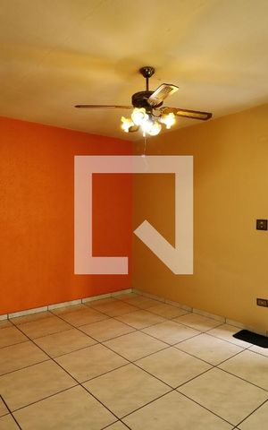 Casa à venda com 336m², 2 quartos e 2 vagasSala