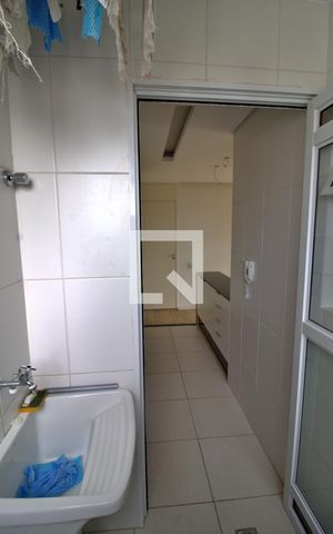Apartamento à venda com 64m², 3 quartos e 1 vaga Apartamento à venda com 64m², 3 quartos e 1 vagaÁrea de Serviço