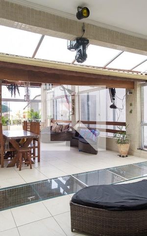 Casa à venda com 230m², 3 quartos e 3 vagas Casa à venda com 230m², 3 quartos e 3 vagasÁrea de convivência