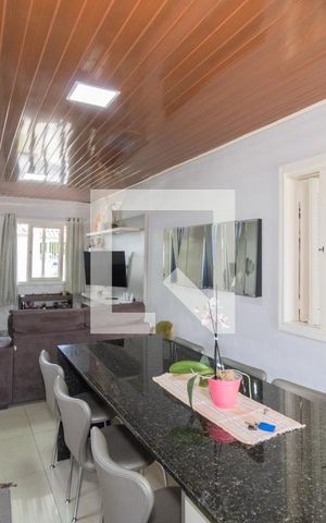 Casa à venda com 200m², 3 quartos e 2 vagas Casa à venda com 200m², 3 quartos e 2 vagasSala/Cozinha