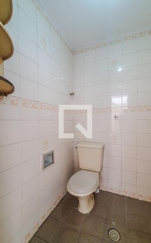 Casa à venda com 160m², 3 quartos e 1 vaga Casa à venda com 160m², 3 quartos e 1 vagaBanheiro de serviço