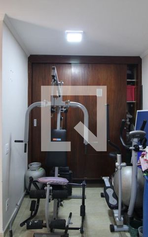 Casa para alugar com 250m², 3 quartos e 2 vagasQuarto de serviço