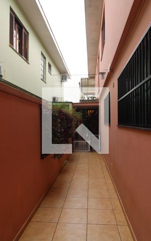 Casa para alugar com 250m², 3 quartos e 2 vagasQuintal lateral