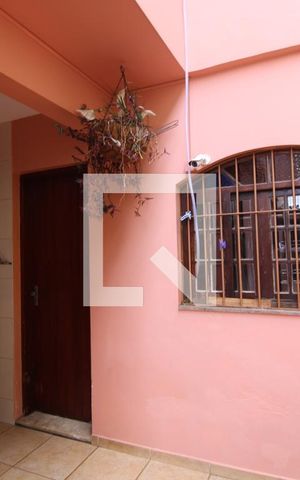 Casa para alugar com 250m², 3 quartos e 2 vagasEdícula