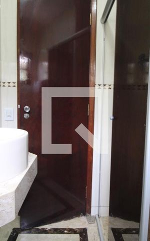 Casa para alugar com 250m², 3 quartos e 2 vagasBanheiro