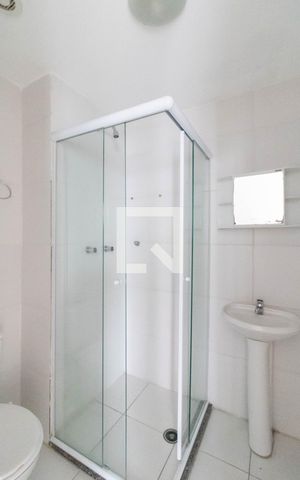Apartamento à venda com 80m², 3 quartos e 1 vaga Apartamento à venda com 80m², 3 quartos e 1 vagaBanheiro