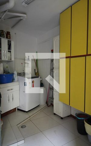 Casa à venda com 130m², 3 quartos e 1 vagaÁrea de Serviço