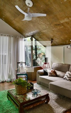 Casa à venda com 300m², 3 quartos e 3 vagas Casa à venda com 300m², 3 quartos e 3 vagasSala 3