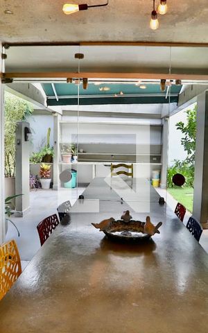 Casa à venda com 300m², 3 quartos e 3 vagas Casa à venda com 300m², 3 quartos e 3 vagasSala de Jantar