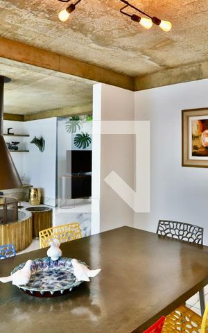 Casa à venda com 300m², 3 quartos e 3 vagas Casa à venda com 300m², 3 quartos e 3 vagasSala de Jantar