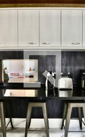 Casa à venda com 300m², 3 quartos e 3 vagas Casa à venda com 300m², 3 quartos e 3 vagasCozinha