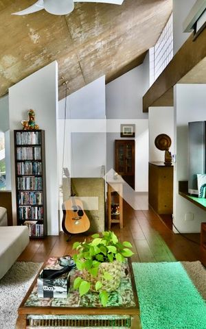 Casa à venda com 300m², 3 quartos e 3 vagas Casa à venda com 300m², 3 quartos e 3 vagasSala 3