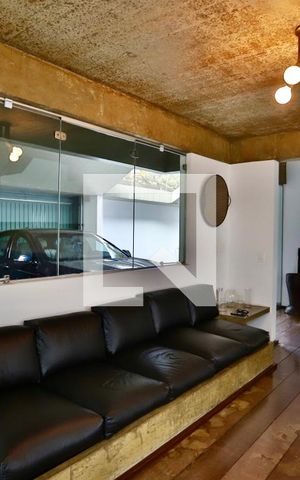 Casa à venda com 300m², 3 quartos e 3 vagas Casa à venda com 300m², 3 quartos e 3 vagasSala 2
