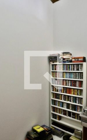Casa à venda com 300m², 3 quartos e 3 vagas Casa à venda com 300m², 3 quartos e 3 vagasCloset do quarto 2
