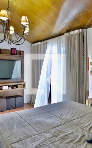 Casa à venda com 300m², 3 quartos e 3 vagas Casa à venda com 300m², 3 quartos e 3 vagasQuarto 1