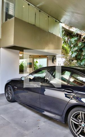 Casa à venda com 300m², 3 quartos e 3 vagas Casa à venda com 300m², 3 quartos e 3 vagasGaragem