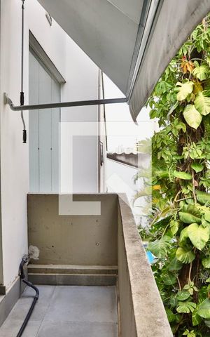 Casa à venda com 300m², 3 quartos e 3 vagas Casa à venda com 300m², 3 quartos e 3 vagasSacada Sala 3