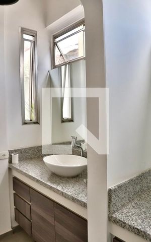 Casa à venda com 300m², 3 quartos e 3 vagas Casa à venda com 300m², 3 quartos e 3 vagasBanheiro do Quarto 2