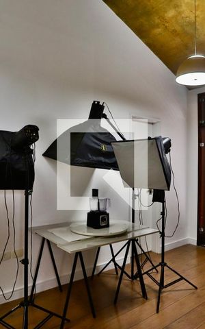 Casa à venda com 300m², 3 quartos e 3 vagas Casa à venda com 300m², 3 quartos e 3 vagasQuarto 2