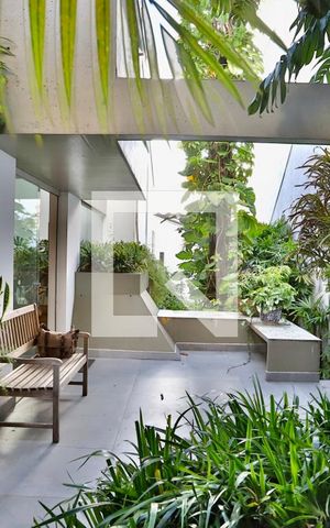 Casa à venda com 300m², 3 quartos e 3 vagas Casa à venda com 300m², 3 quartos e 3 vagasQuintal
