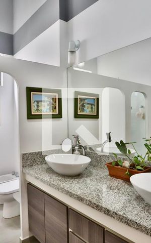 Casa à venda com 300m², 3 quartos e 3 vagas Casa à venda com 300m², 3 quartos e 3 vagasBanheiro Quarto 1