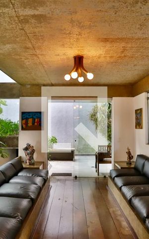 Casa à venda com 300m², 3 quartos e 3 vagas Casa à venda com 300m², 3 quartos e 3 vagasSala 2