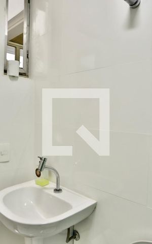 Casa à venda com 300m², 3 quartos e 3 vagas Casa à venda com 300m², 3 quartos e 3 vagasBanheiro