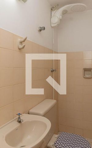 Apartamento para alugar com 63m², 3 quartos e 2 vagas Apartamento para alugar com 63m², 3 quartos e 2 vagasBanheiro de Serviço