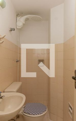Apartamento para alugar com 63m², 3 quartos e 2 vagas Apartamento para alugar com 63m², 3 quartos e 2 vagasBanheiro de Serviço