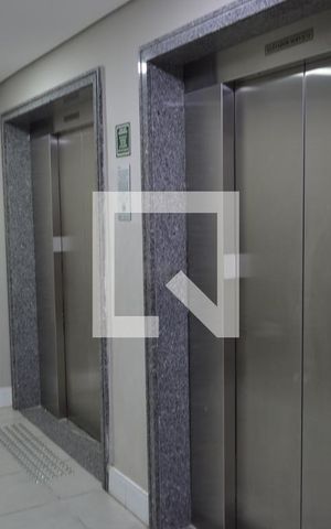 Apartamento à venda com 41m², 2 quartos e 1 vagaElevadores