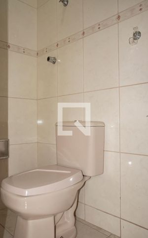 Casa à venda com 183m², 3 quartos e 3 vagas Casa à venda com 183m², 3 quartos e 3 vagasBanheiro de Serviço