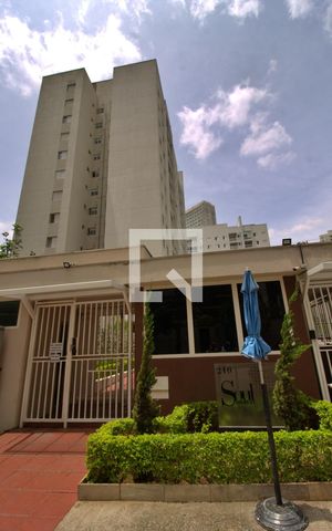 Apartamento para alugar com 49m², 2 quartos e 1 vagaFachada e portaria
