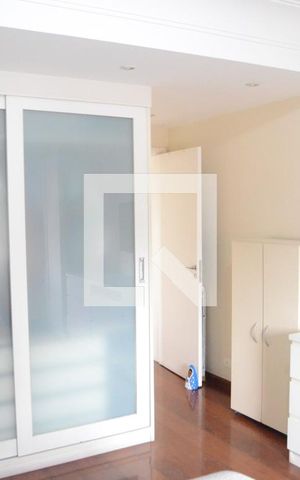 Casa à venda com 408m², 5 quartos e 5 vagasSuíte 4