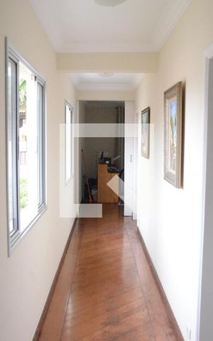 Casa à venda com 408m², 5 quartos e 5 vagasCorredor