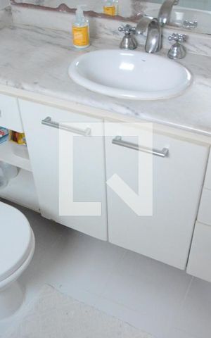 Casa à venda com 408m², 5 quartos e 5 vagasBanheiro da Suíte 1